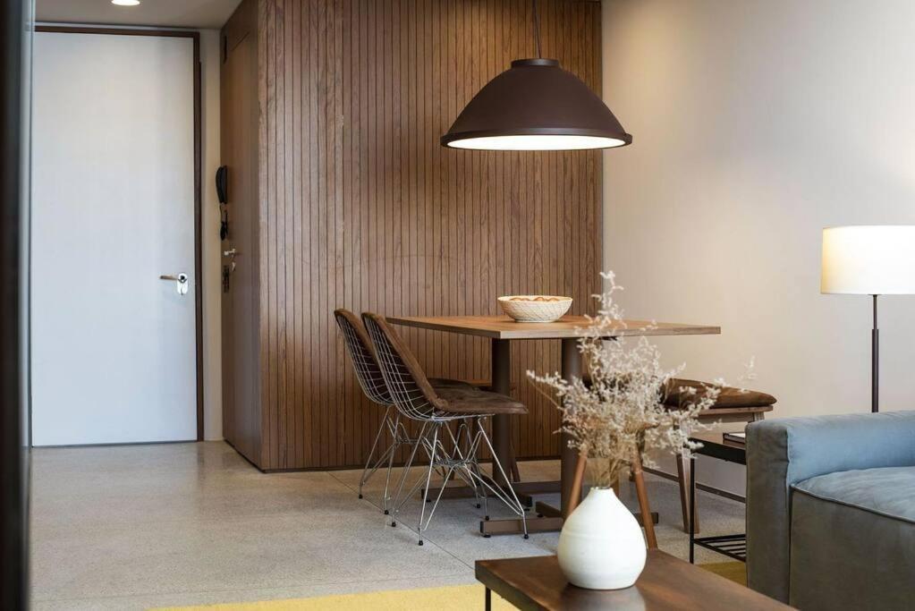 Apartamento Apt. Inteiro Recem-reformado - Vila Madalena *
